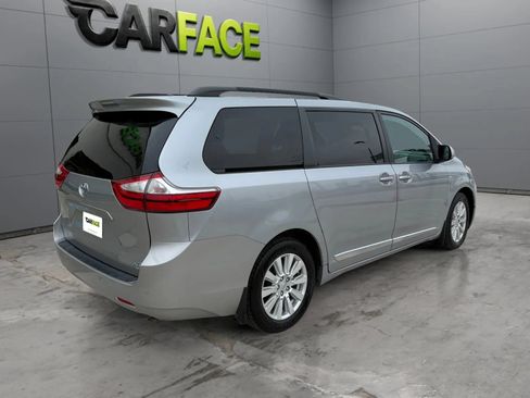 Used 2017 Toyota Sienna XLE Premium AWD/4WD image 12