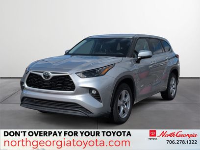 Used 2023 Toyota Highlander LE