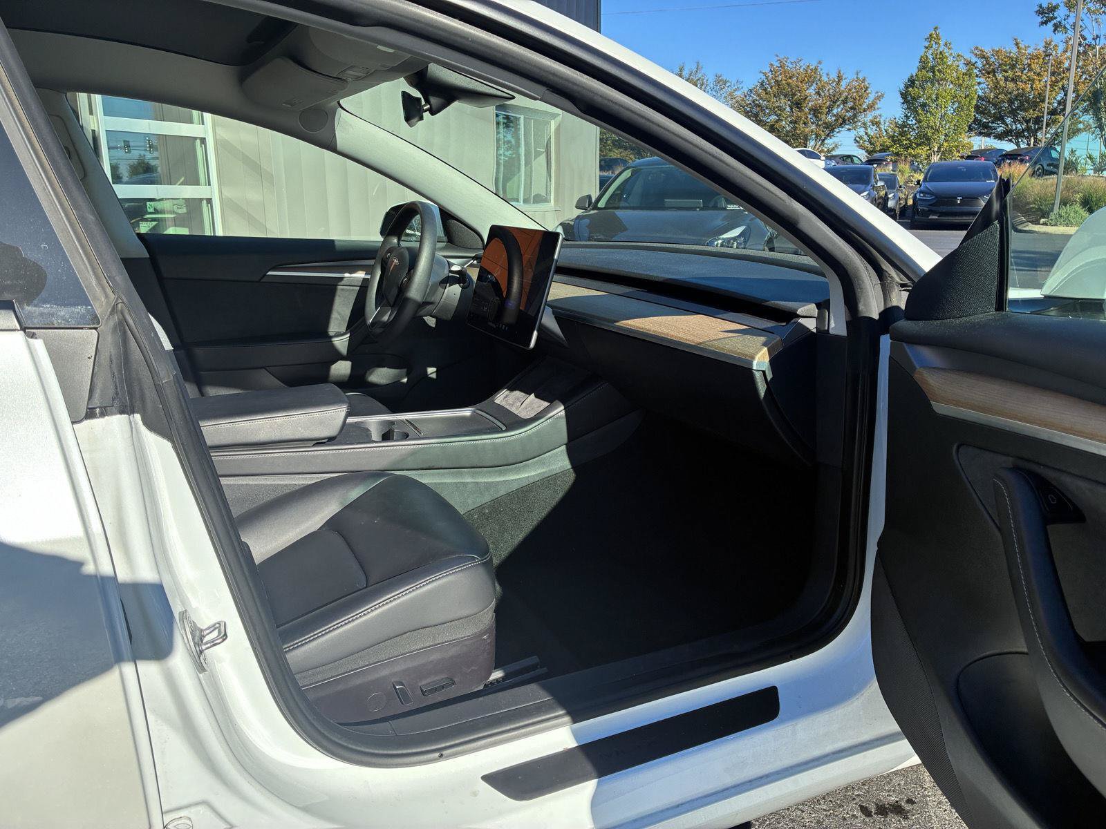 Used 2022 Tesla Model 3 Long Range AWD/4WD image 11