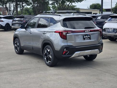 New 2026 Kia Seltos S FWD image 3