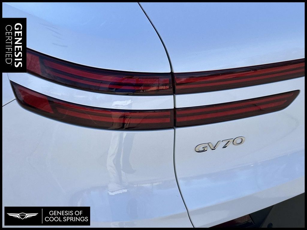 Used 2025 Genesis GV70 3.5T Sport w/ Sport Advanced Package AWD/4WD image 13