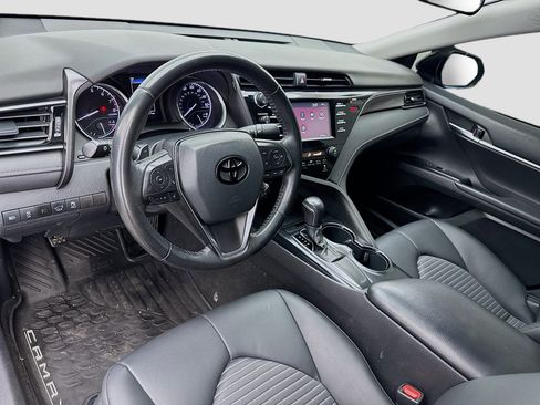 Used 2019 Toyota Camry SE FWD image 7
