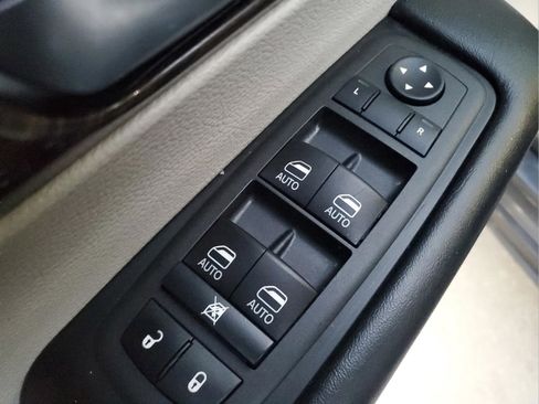 Certified 2022 Chrysler Pacifica Limited FWD image 14