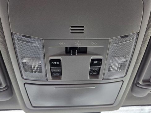 Used 2017 Toyota RAV4 XLE image 33