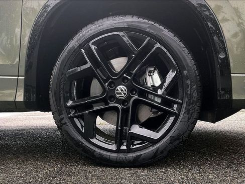 New 2026 Volkswagen Tiguan SE R-Line AWD/4WD image 8