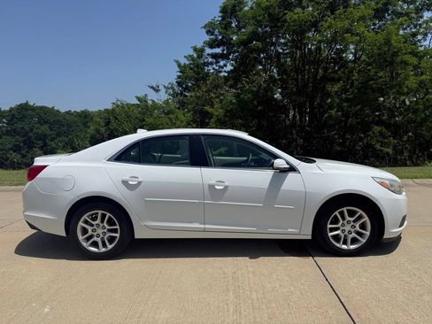 Used 2014 Chevrolet Malibu LT w/ Power Convenience Package FWD image 2