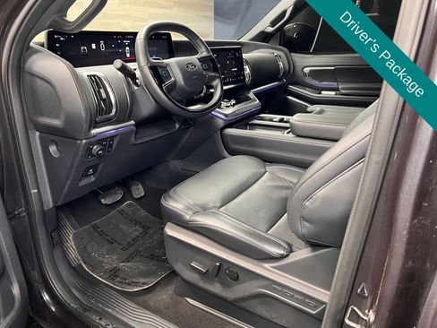 Used 2025 Ford Expedition Max Platinum w/ Stealth Performance Package AWD/4WD image 4
