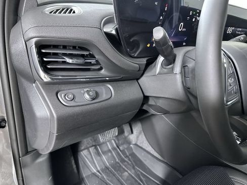 New 2026 Buick Envista Sport Touring w/ Convenience I Package FWD image 19