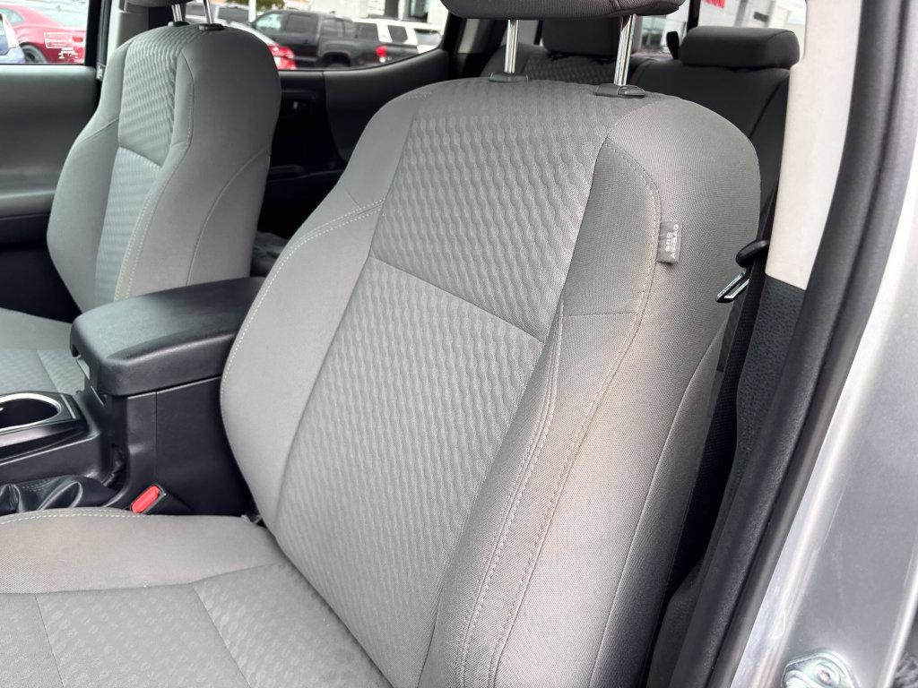 Used 2022 Toyota Tacoma SR w/ SR Convenience Package RWD image 19