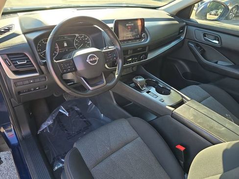 Used 2025 Nissan Rogue SV FWD image 21