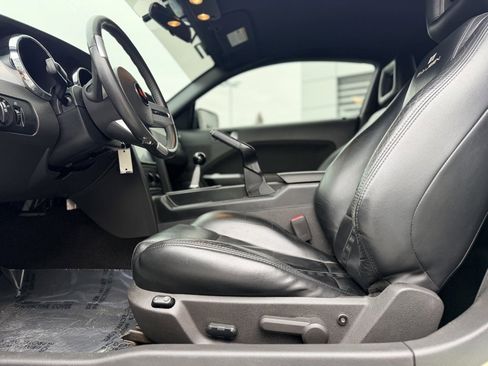 Used 2005 Ford Mustang GT image 10