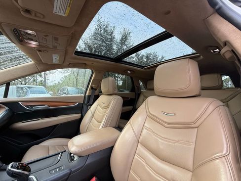 Used 2018 Cadillac XT5 Platinum w/ Driver Assist Package image 22