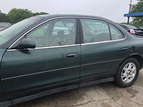 Used 2001 Oldsmobile Intrigue GL w/ Premium Leather Pkg image 2