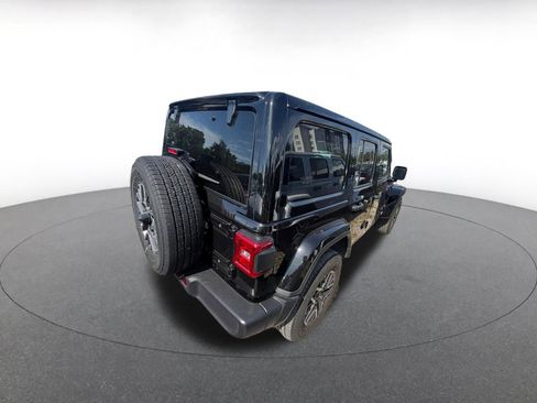 Used 2025 Jeep Wrangler Sahara AWD/4WD image 6
