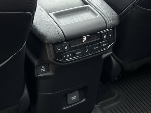 Certified 2025 Toyota Grand Highlander AWD Hybrid image 17