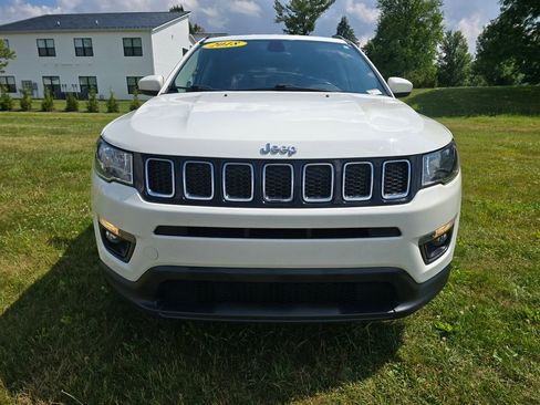 Used 2018 Jeep Compass Latitude w/ Cold Weather Group AWD/4WD image 2