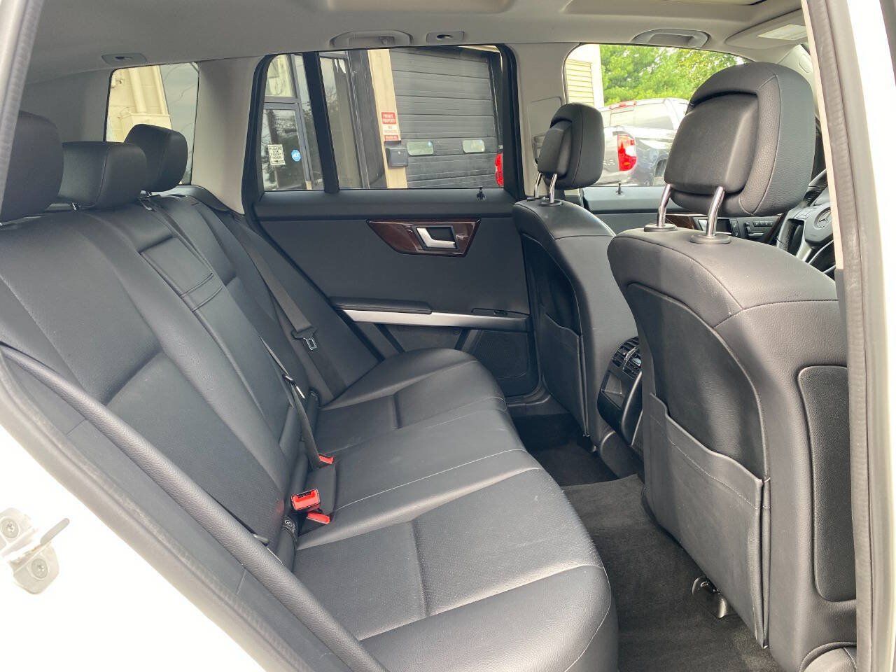 Used 2015 Mercedes-Benz GLK 350 4MATIC image 27