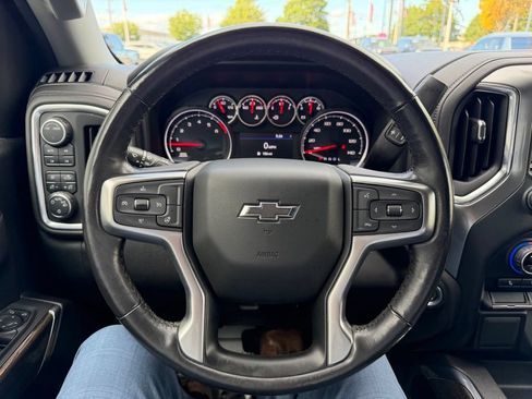 Used 2022 Chevrolet Silverado 1500 LT Trail Boss w/ Bed Protection Package AWD/4WD image 19