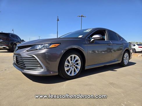 Used 2023 Toyota Camry LE image 2