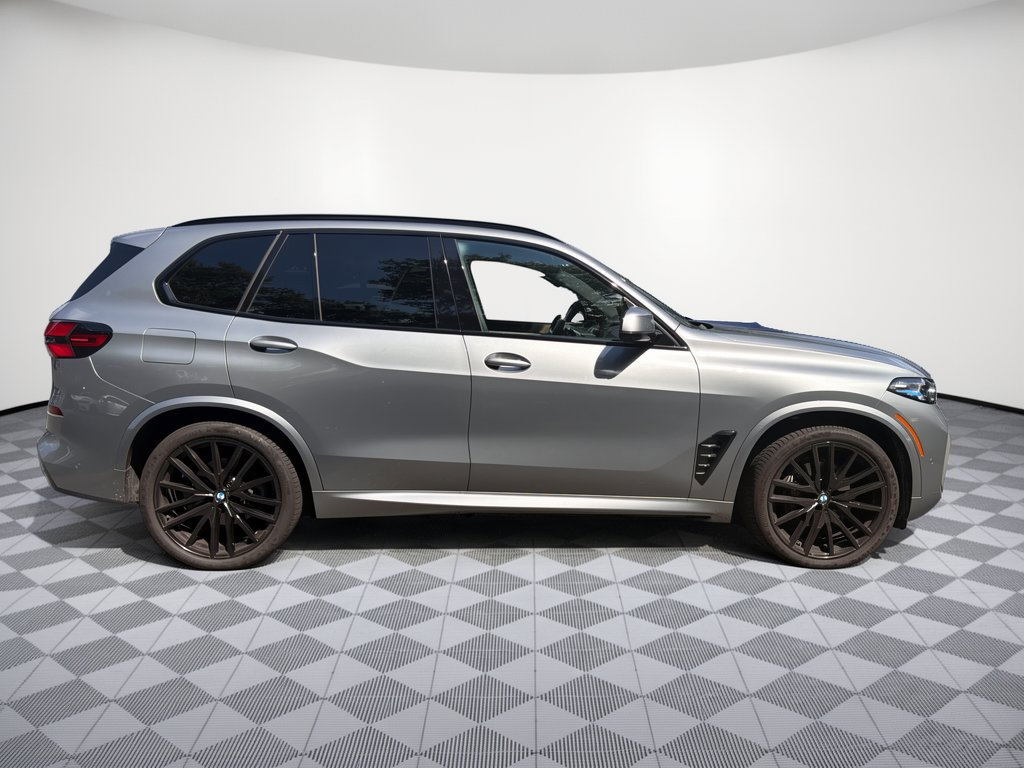 Used 2026 BMW X5 xDrive40i w/ M Sport Package AWD/4WD image 8