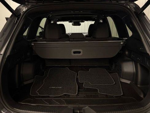 Used 2025 Subaru Forester Premium AWD/4WD image 10