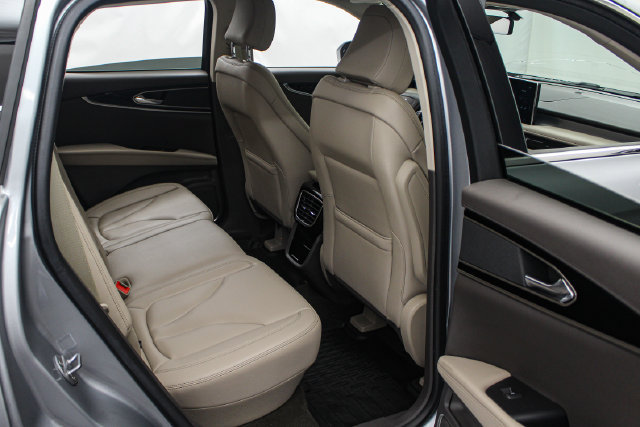 Used 2023 Lincoln Nautilus AWD w/ Premium Package image 19