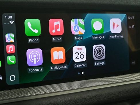 Certified 2025 Porsche Cayenne AWD image 17