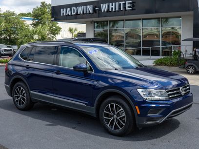 Used 2021 Volkswagen Tiguan SE w/ Panoramic Sunroof Package