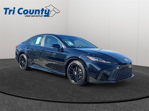 Certified 2026 Toyota Camry SE image 1