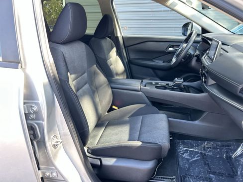 Used 2024 Nissan Rogue SV FWD image 14