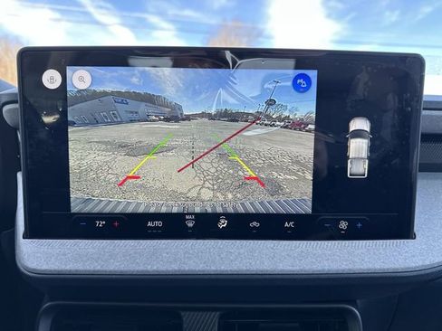 New 2025 Ford Maverick XLT image 24