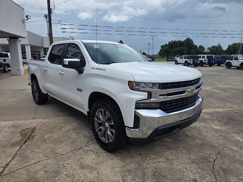 Used 2020 Chevrolet Silverado 1500 LT w/ Texas Edition RWD image 9