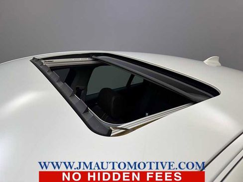 Used 2017 BMW X4 xDrive28i image 11