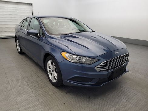 Used 2018 Ford Fusion SE w/ Fusion SE Technology Package image 13