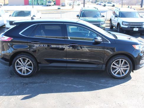 Used 2022 Ford Edge Titanium w/ Class II Trailer Tow Package image 8
