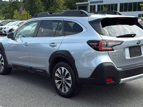 Used 2025 Subaru Outback Limited AWD/4WD image 6