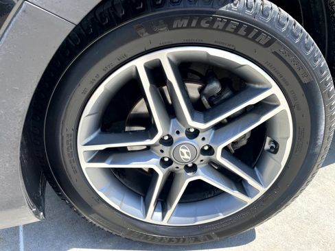 Used 2018 Hyundai Santa Fe Limited AWD/4WD image 6