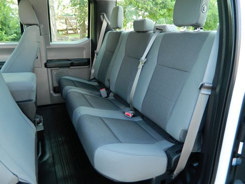 Used 2017 Ford F150 XL w/ Equipment Group 101A Mid AWD/4WD image 18