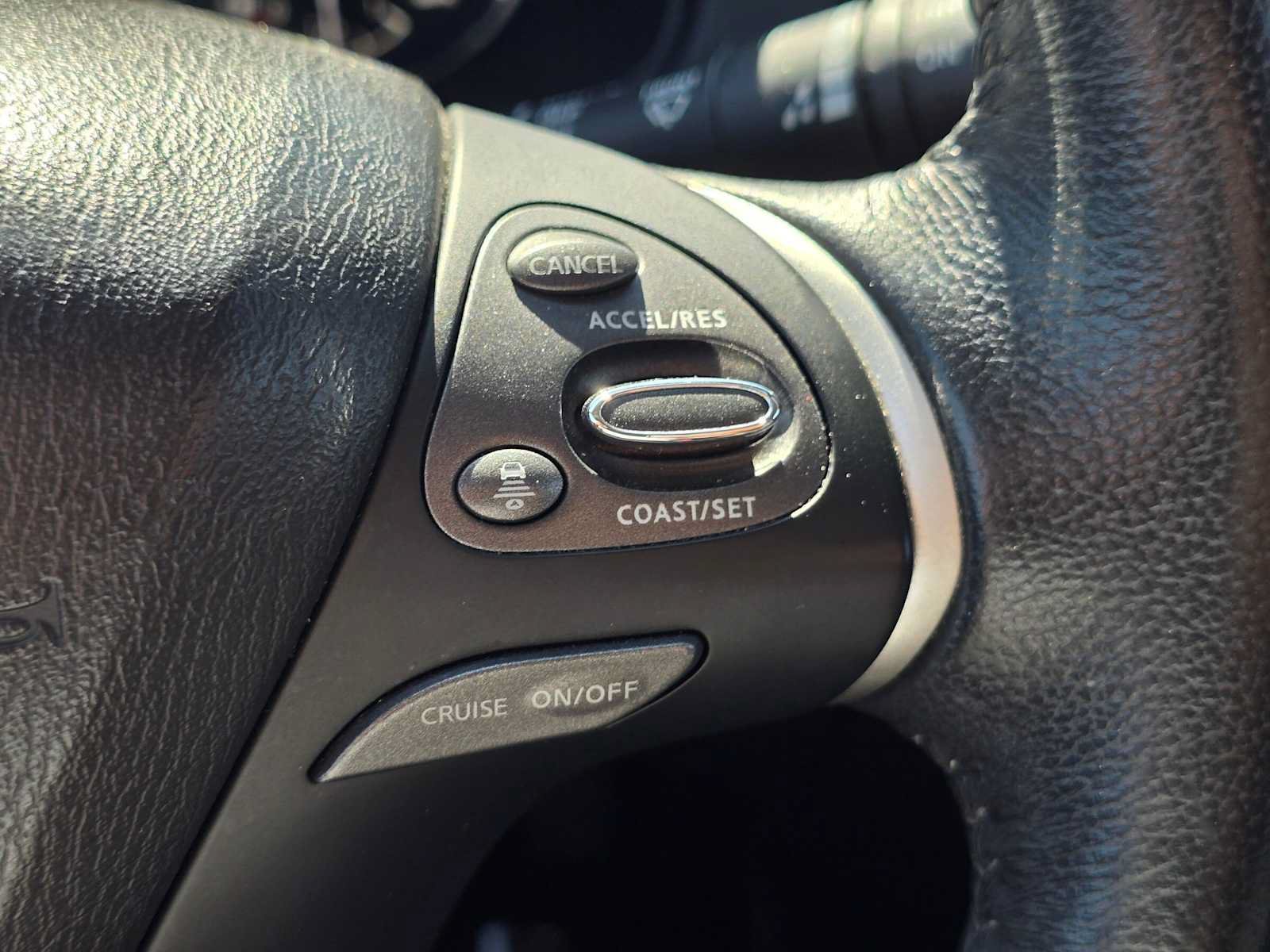Used 2019 Nissan Pathfinder SV AWD/4WD image 34