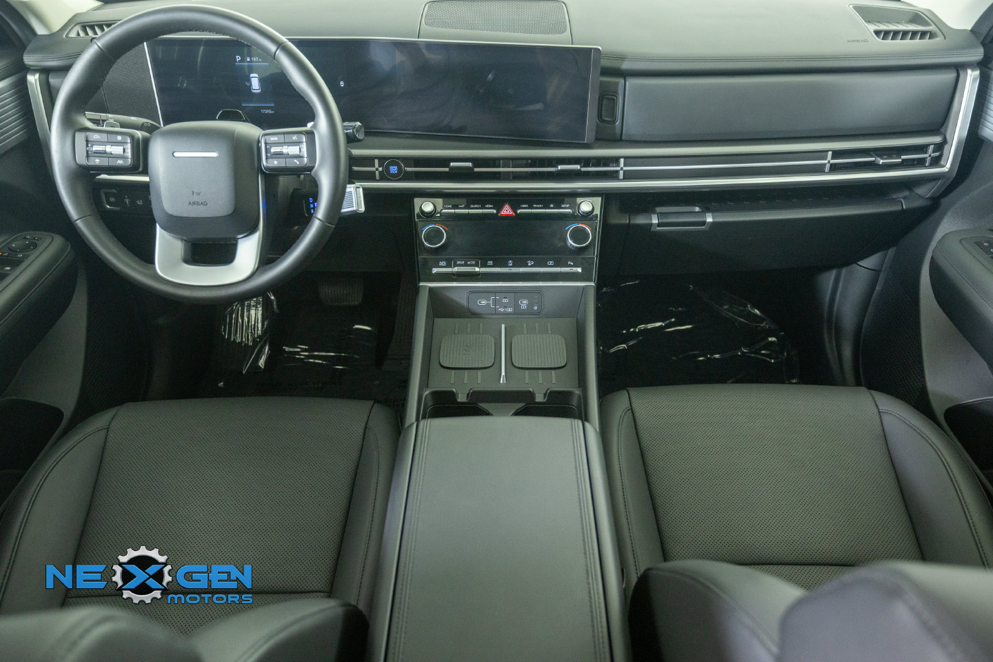 Used 2025 Hyundai Santa Fe XRT AWD/4WD image 3
