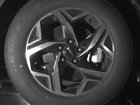 Used 2025 Kia Sportage LX image 13