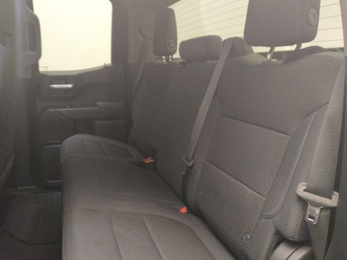 Used 2019 Chevrolet Silverado 1500 Custom w/ Custom Value Package image 18