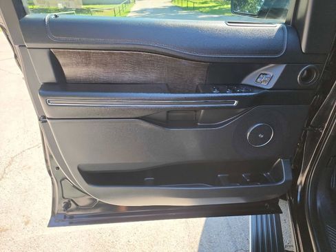 Used 2020 Ford Expedition Max Limited image 15