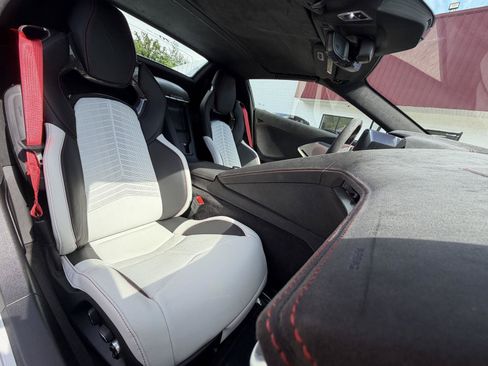 Used 2023 Chevrolet Corvette Stingray Premium Conv w/ Z51 Performance Package RWD image 31