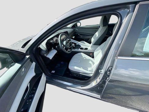 New 2026 Hyundai Elantra Limited FWD image 14