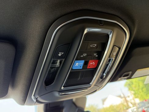 New 2025 Jeep Grand Cherokee Limited w/ Black Appearance Package image 26