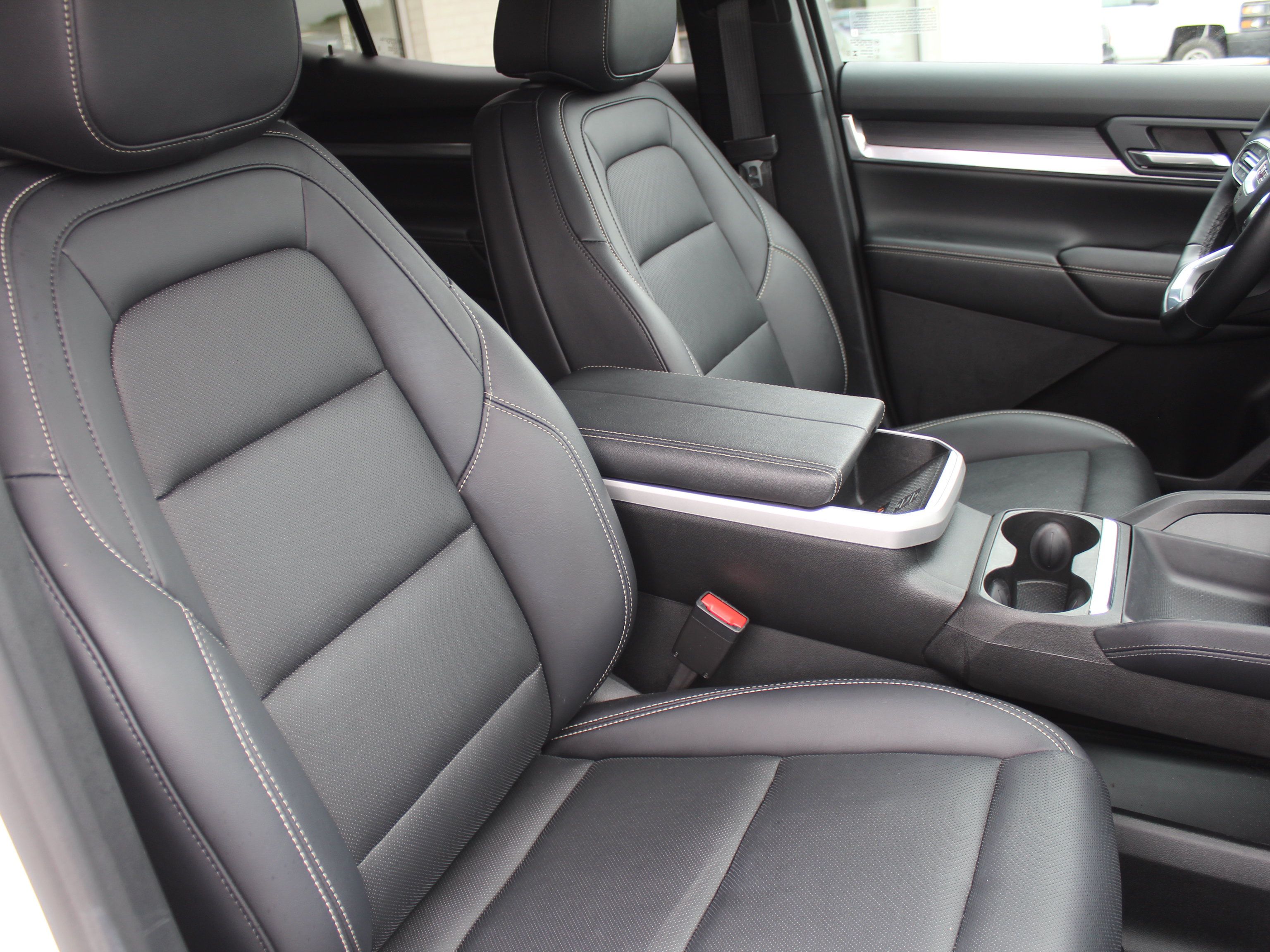 Used 2026 GMC Terrain Elevation w/ Elevation Premium Package AWD/4WD image 28