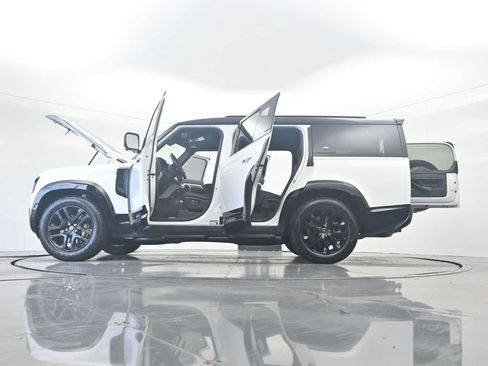 Used 2023 Land Rover Defender 130 X-Dynamic SE AWD/4WD image 43