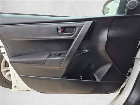 Used 2018 Toyota Corolla L FWD image 13