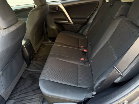 Used 2018 Toyota RAV4 LE w/ All Weather Liner Package AWD/4WD image 19